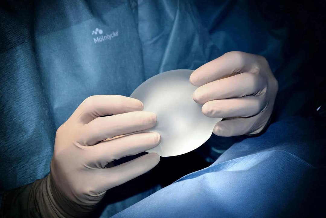 Breast Augmentation procedure illustration