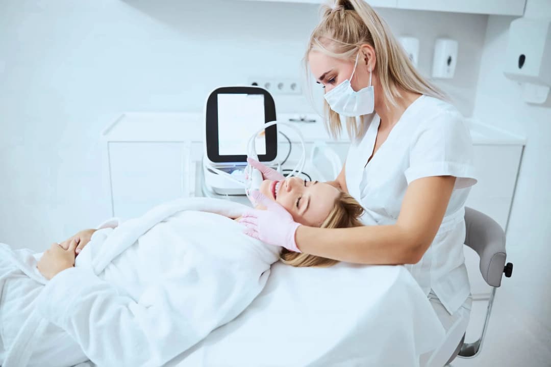 Facelift procedure illustration
